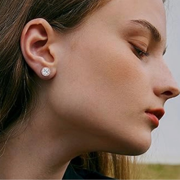 Absolutely stunning  Cubic Zirconia Studs Earrings | 18K Rose Gold , rare - Picture 4 of 8